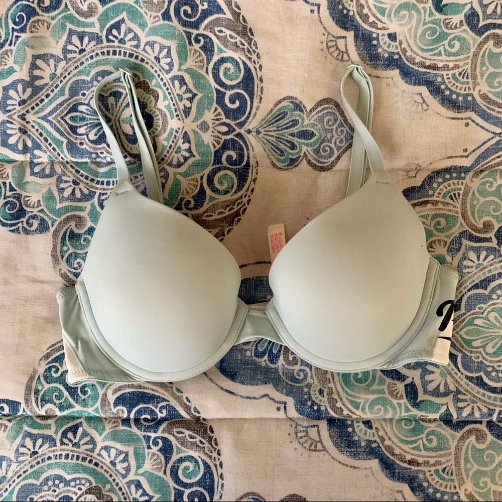 PINK: wear everywhere push-up bra